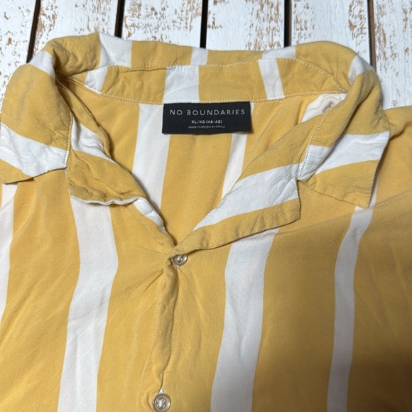 No Boundaries mens XL yellow and white casual button up! - Picture 2 of 2